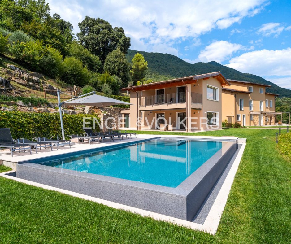 Villa in Gardone Riviera, Lombardy, Italy 4 - 17133692