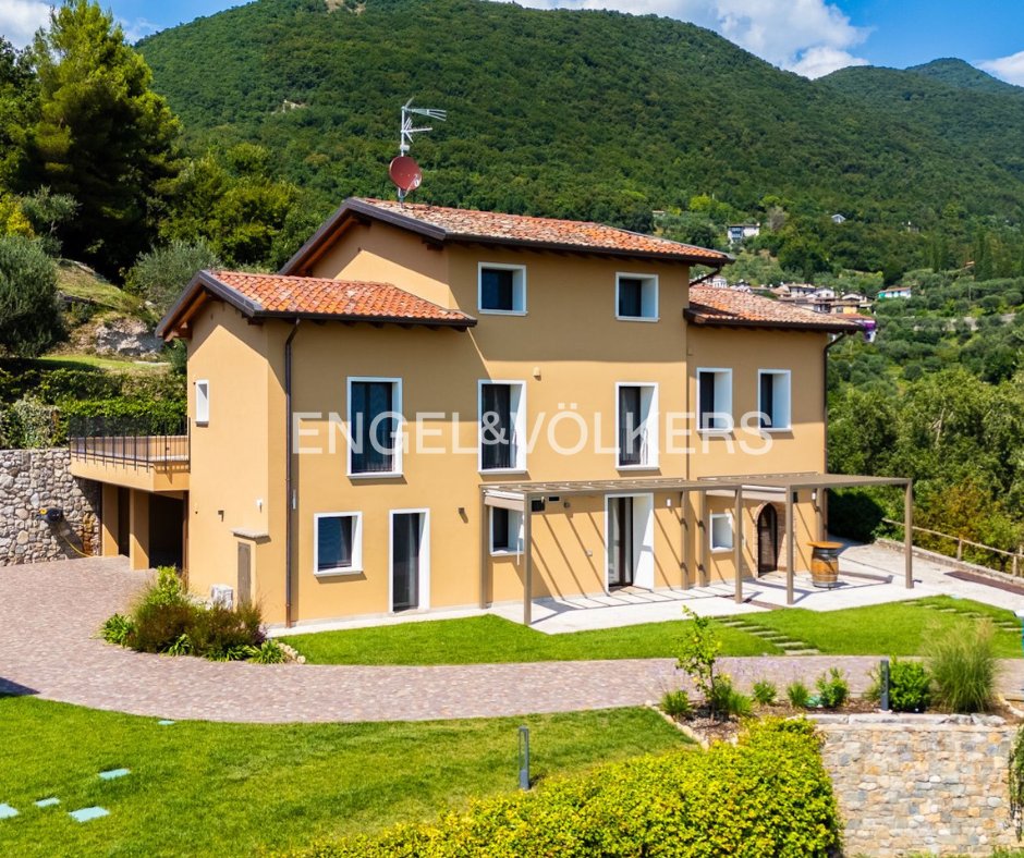 Villa in Gardone Riviera, Lombardy, Italy 5 - 17133692
