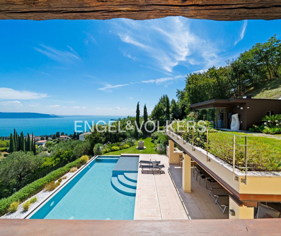 Villa in Gardone Riviera, Lombardy, Italy 1 - 17133319