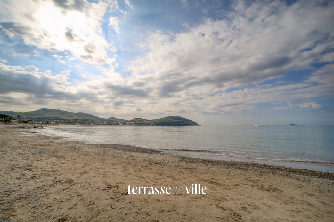 Apartment in Saint-Cyr-sur-Mer, Provence-Alpes-Côte d'Azur, France 1 - 17136064