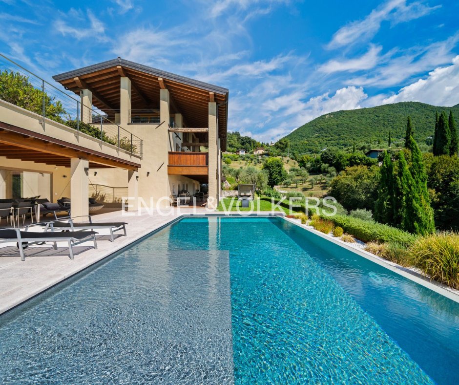Villa in Gardone Riviera, Lombardy, Italy 4 - 17133319