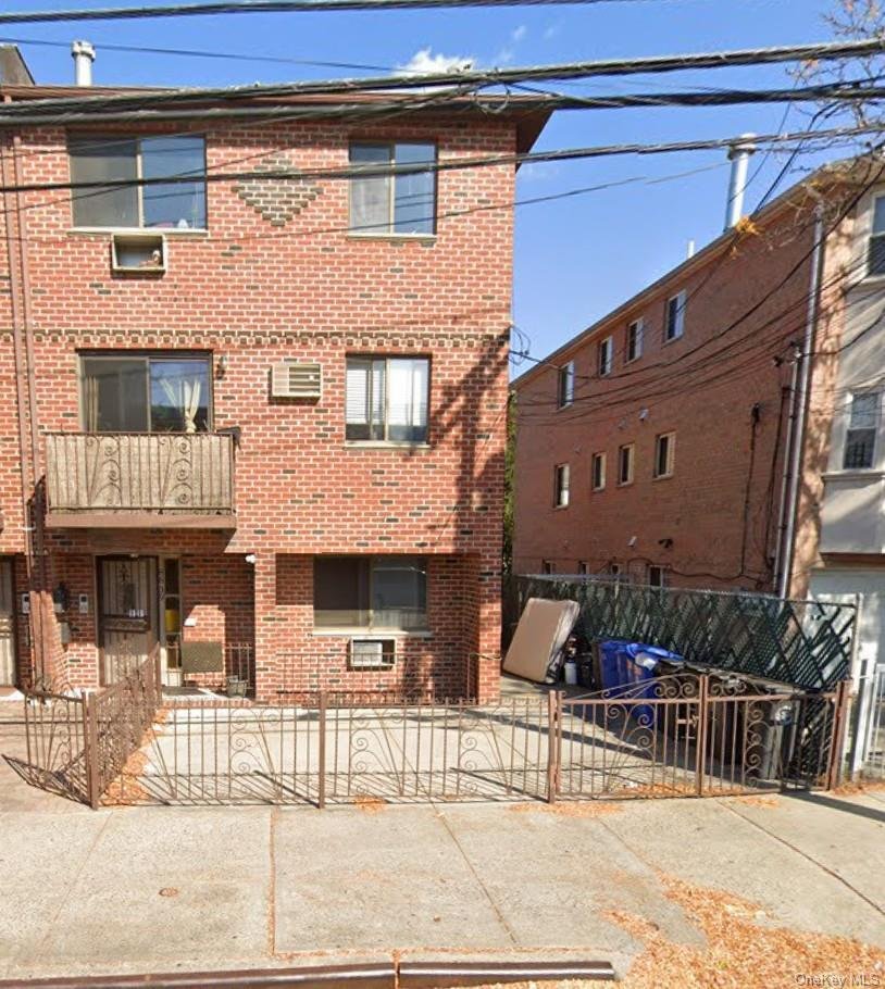 House in New York, New York, United States 1 - 17133098