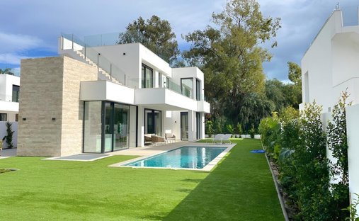 Villa in Estepona, Andalusia, Spain 1