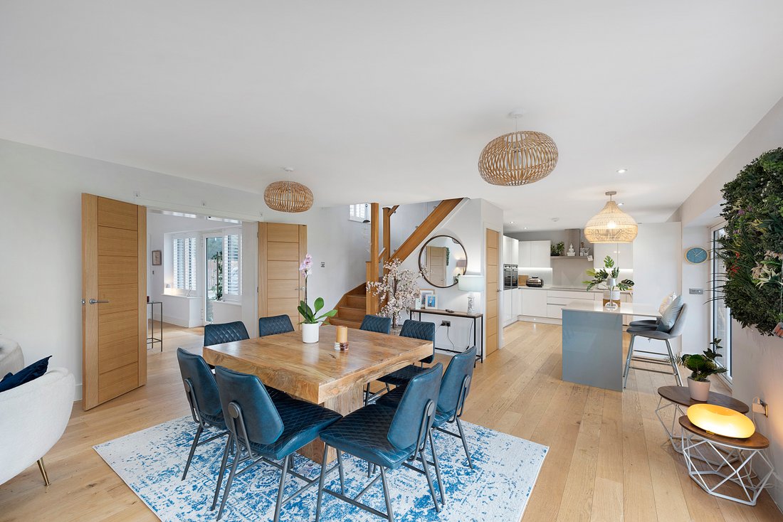 House in Sutton, England 4 - 17135098