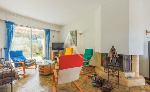 Villa in Cachin, Romainville, France 1