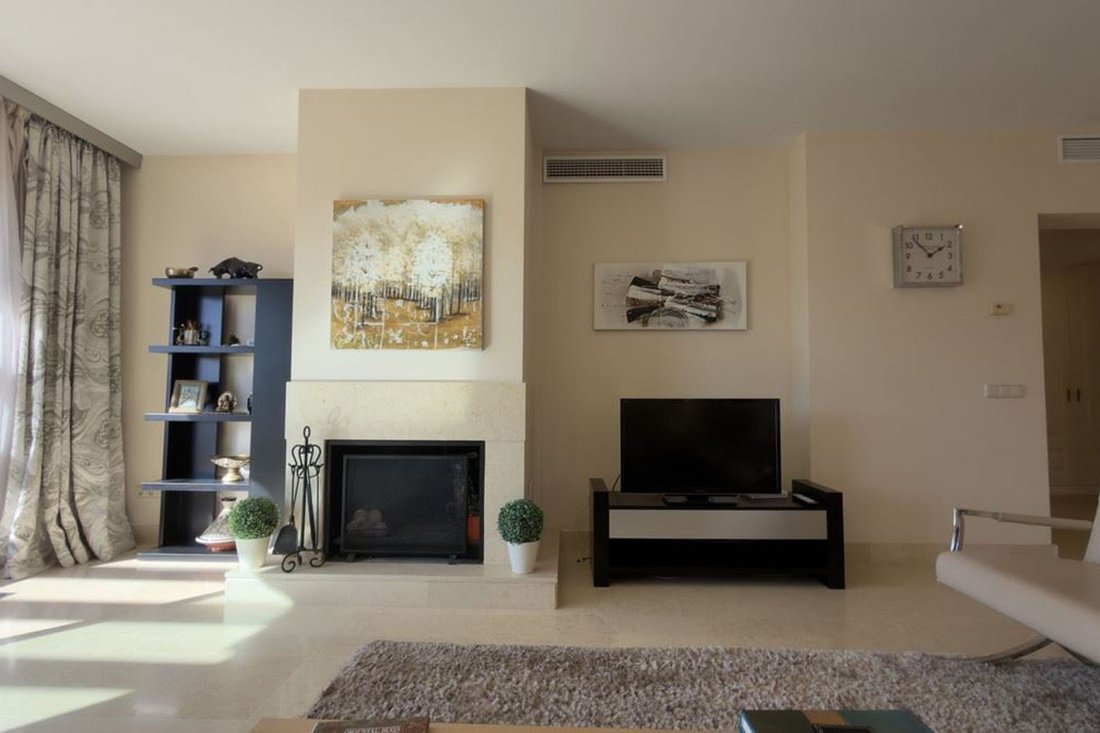 Apartment in Benahavis, Andalusia, Spain 2 - 17134009