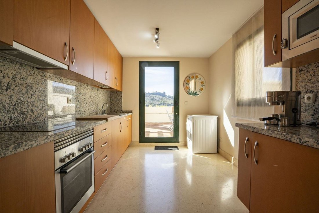Apartment in Benahavis, Andalusia, Spain 3 - 17134009