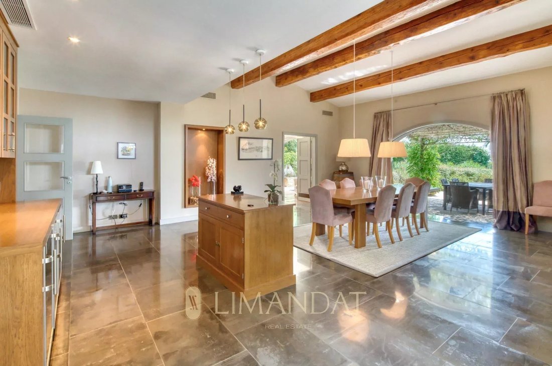 Estate in Les Indes les-Groulles, Mouans-Sartoux, France 3 - 15870242