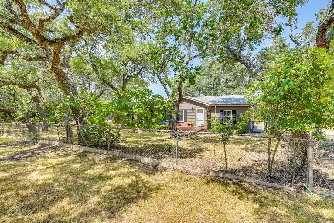 Dripping Springs, Texas, United States 2 - 16887021