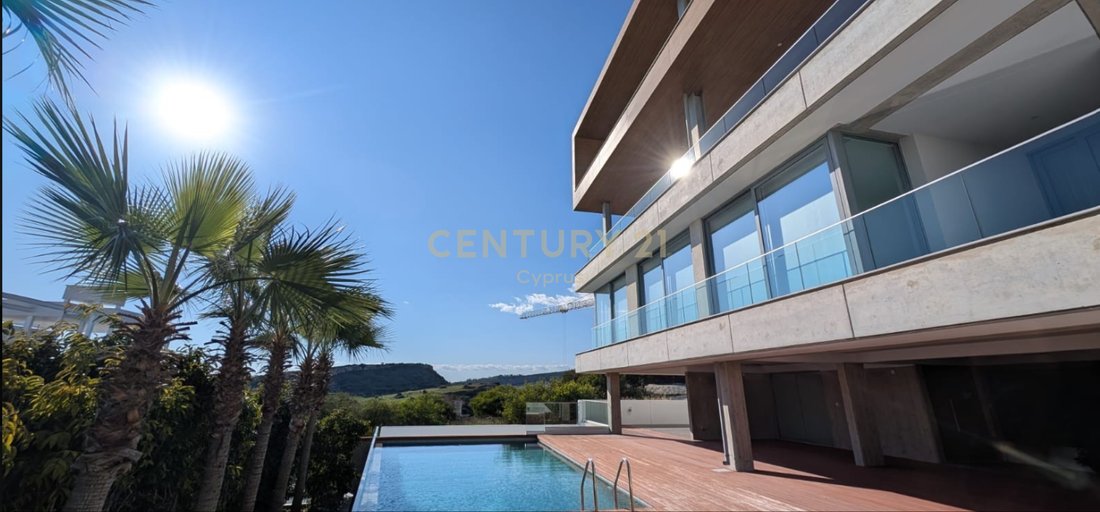 Villa in Agios Tychon, Limassol, Cyprus 1 - 17133556