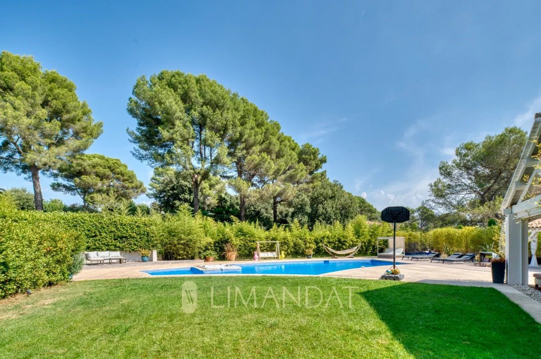 Villa in Mougins, Provence-Alpes-Côte d'Azur, France 3 - 17039196