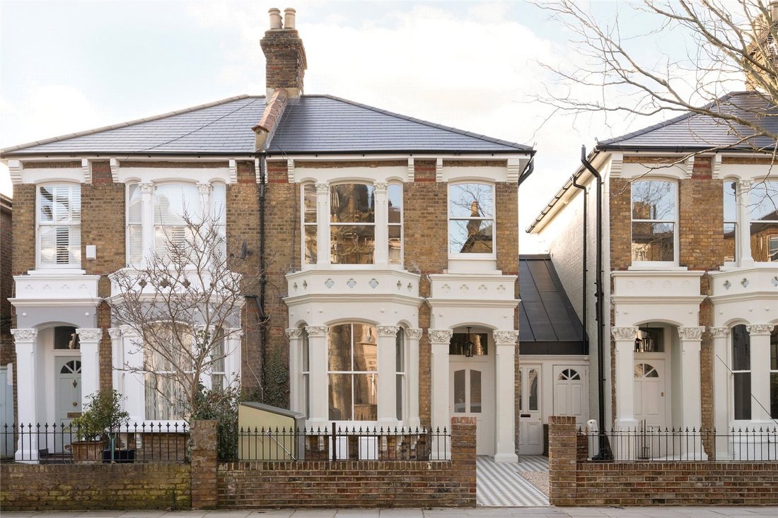 Apartment in Ladbroke Grove, Kensington And Chelsea, England 2 - 17133256