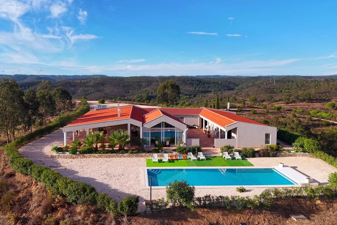 Chalet in Bensafrim e Barao de Sao Joao, Algarve, Portugal 1 - 16617824
