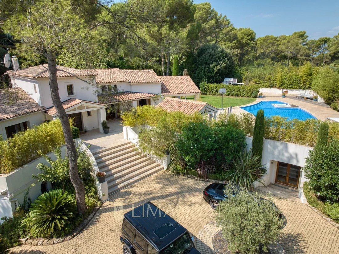 Villa in Mougins, Provence-Alpes-Côte d'Azur, France 4 - 17039196