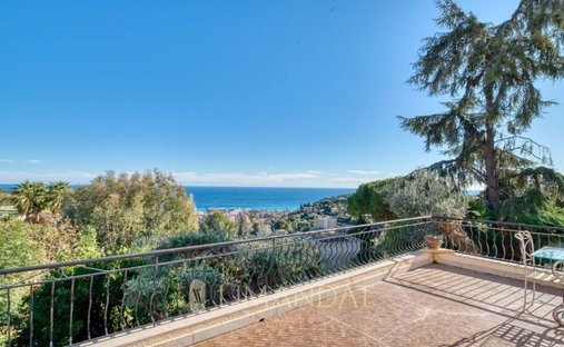 Villa in Village-Cros de Caste-Coupiere-Mont Gros, Roquebrune-Cap-Martin, France 1