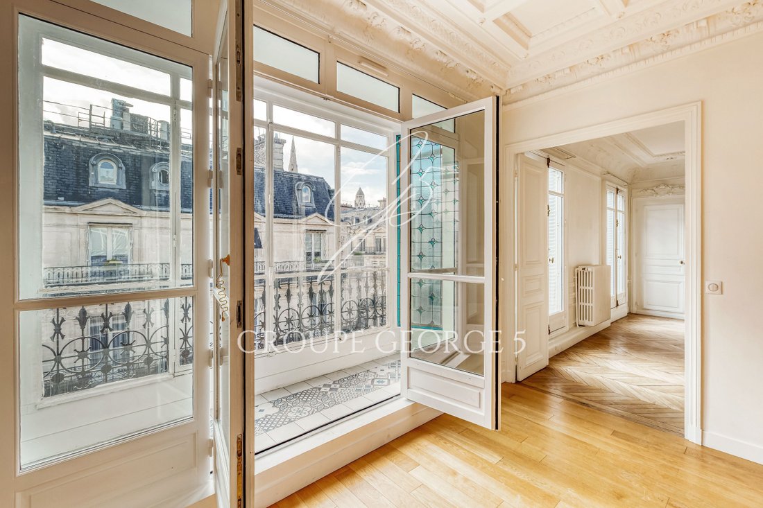 Apartment in Triangle d'Or, Paris 8e Arrondissement, Paris 5 - 17134138