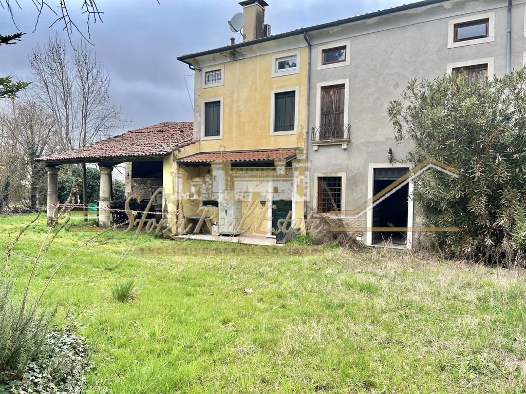 Villa in Brendola, Veneto, Italy 1 - 17135315