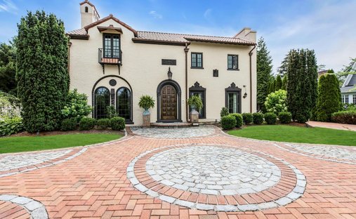 House in Brightwaters, New York, United States 1