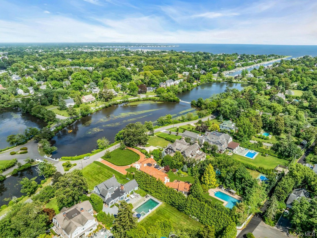 House in Brightwaters, New York, United States 5 - 17133097