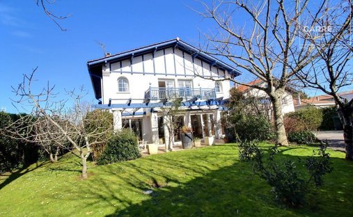 House in Saint Martin-Cité des Fleurs, Biarritz, France 1