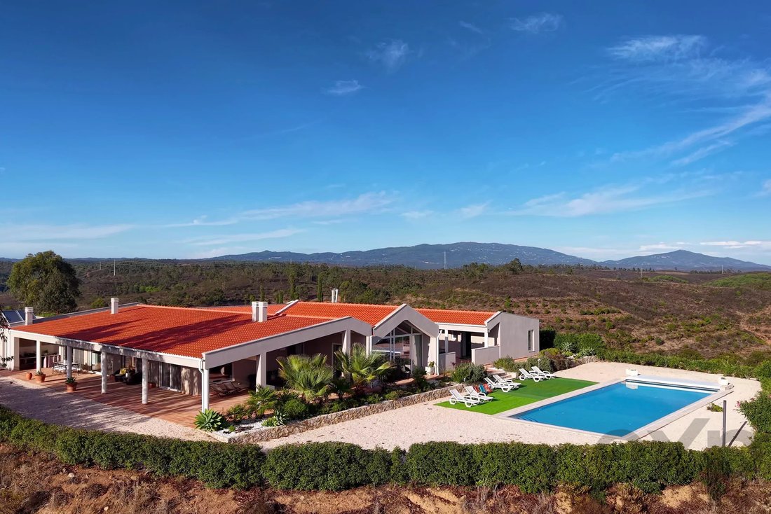Chalet in Bensafrim e Barao de Sao Joao, Algarve, Portugal 1 - 16993764