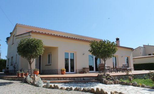Chalet in Torroella de Montgri, Catalonia, Spain 1