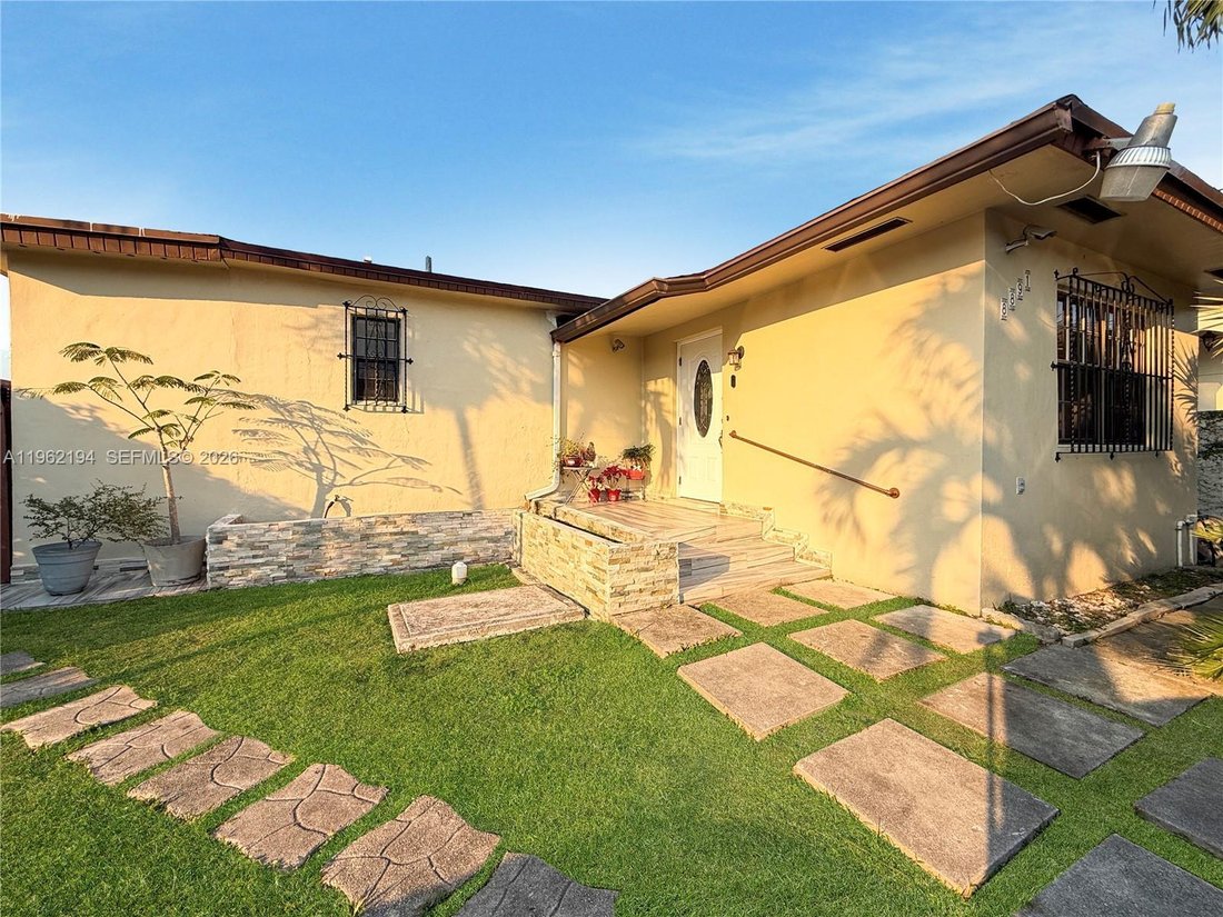 House in Miami, Florida, United States 2 - 17134965