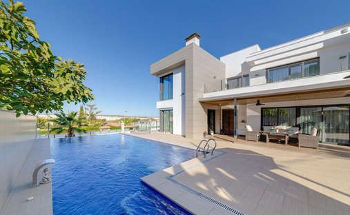 Villa en Torrevieja, Comunidad Valenciana, España 1