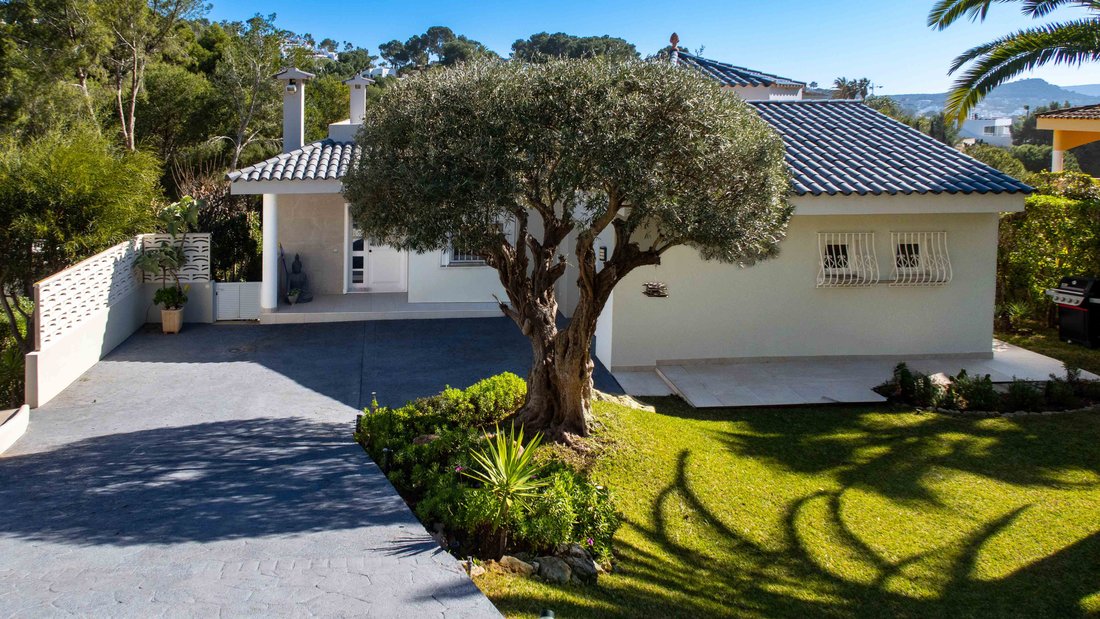 Villa in Costa de la Calma, Calvia, Balearic Islands 1 - 17136434