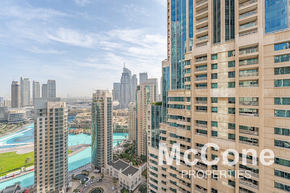 Apartment in Burj Khalifa Lake, Downtown Dubai, Dubai 1 - 17133349