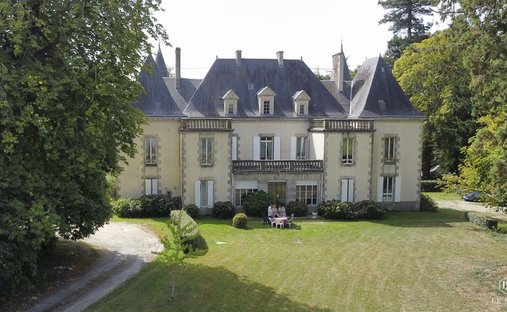 Castle in La Roche-sur-Yon, Pays de la Loire, France 1