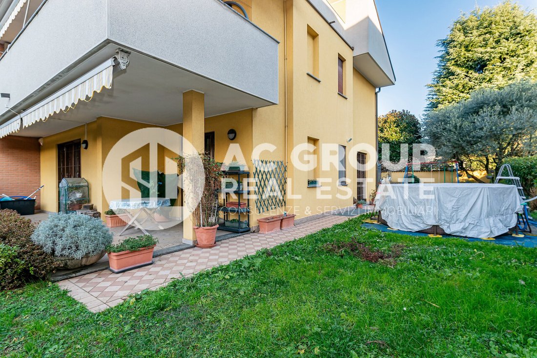 House in Saronno, Lombardy, Italy 2 - 17136608