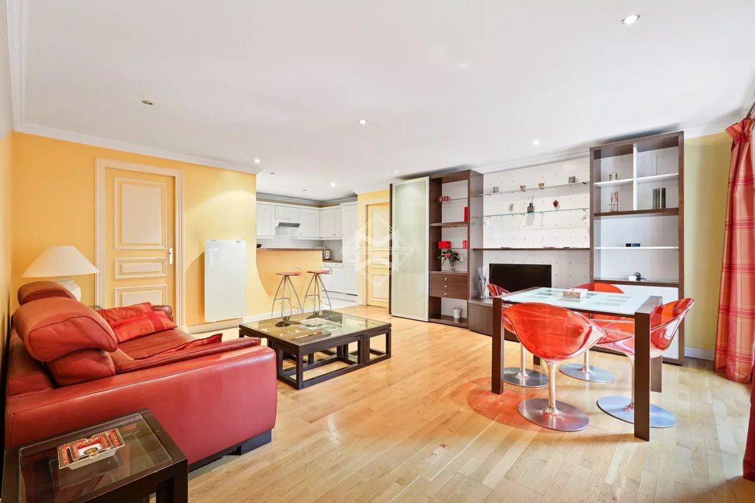 Apartment in Hoche-Friedland, Paris 8e Arrondissement, Paris 2 - 17133071