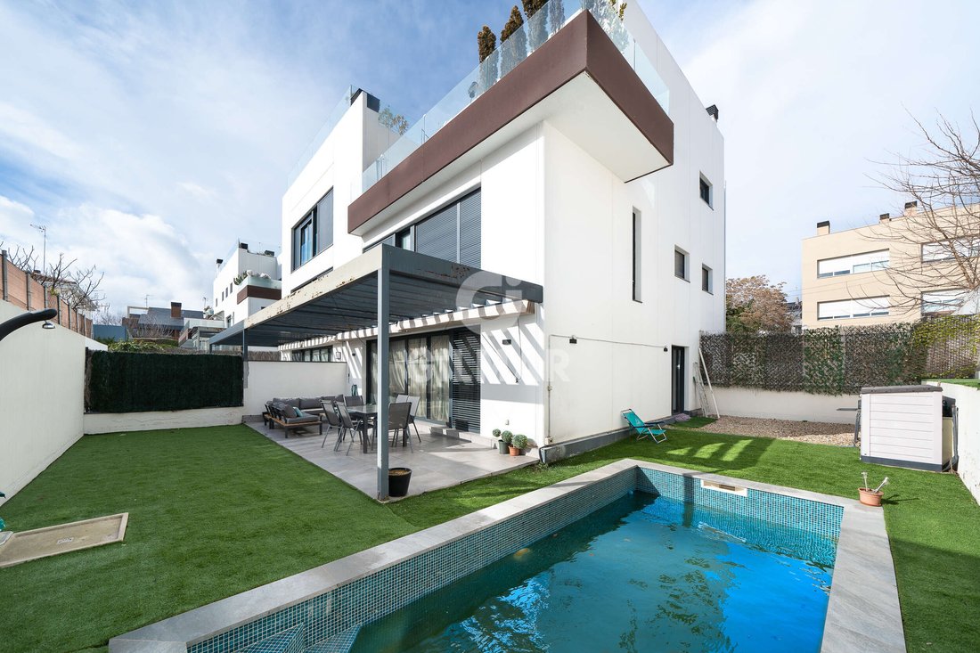 Apartment in Fuencarral-El Pardo, Madrid, Spain 1 - 17134140
