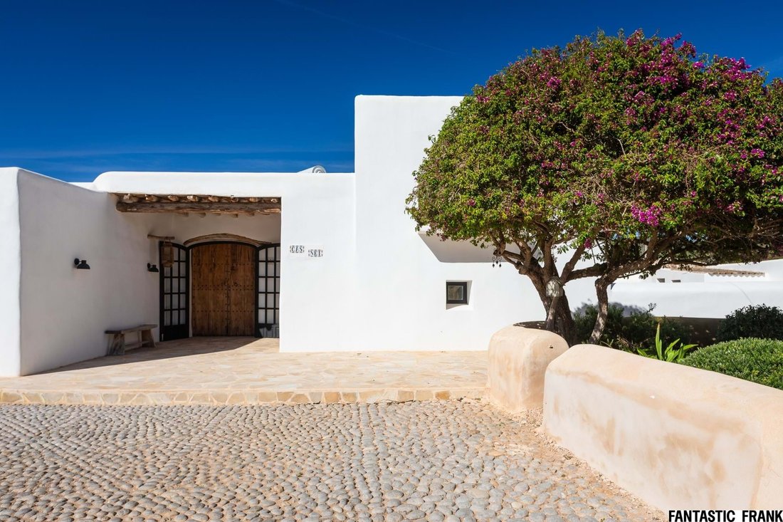 Villa in Sant Jordi de ses Salines, Sant Josep de sa Talaia, Balearic Islands 1 - 14895069