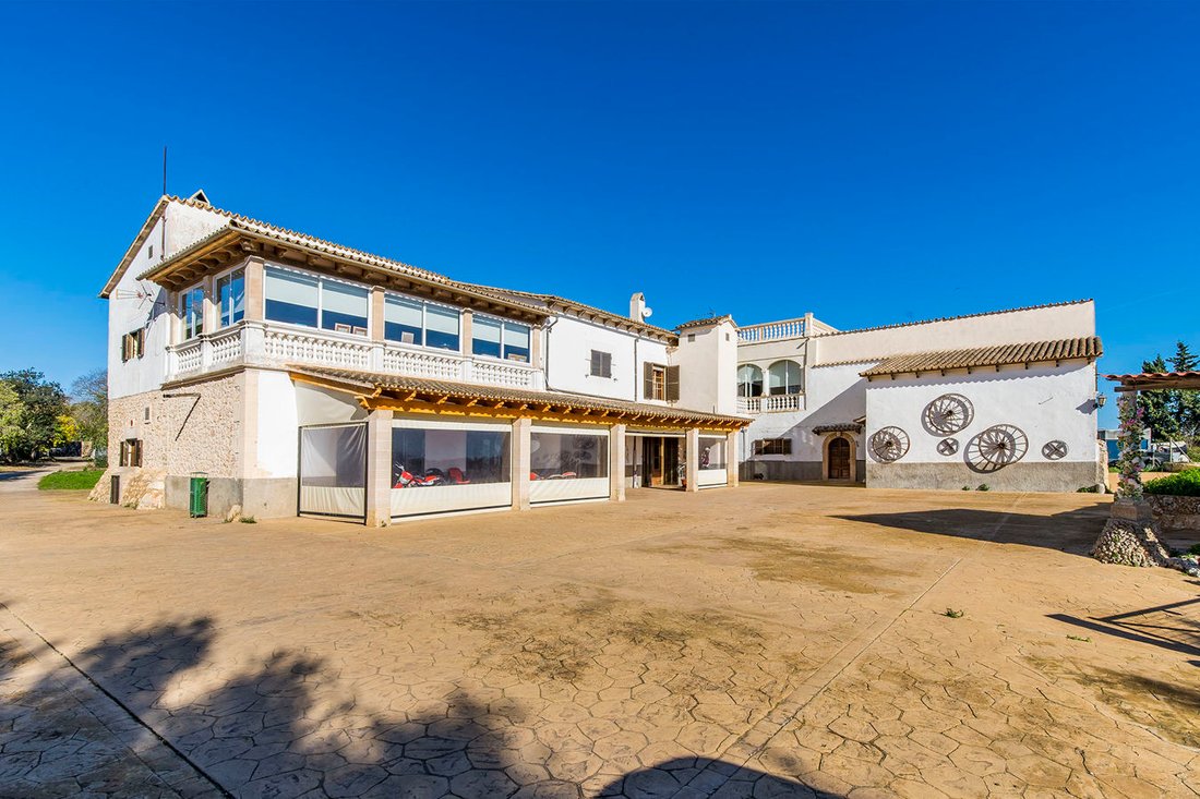 Finca in Lloret de Vistalegre, Balearic Islands, Spain 2 - 17134399