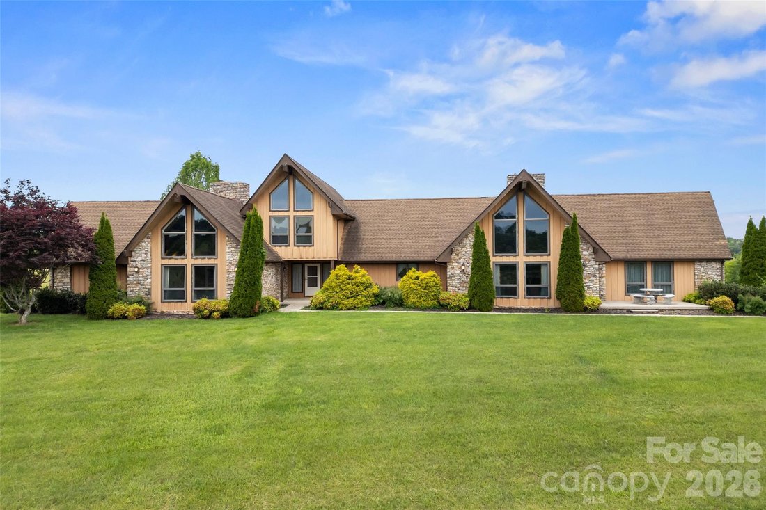 House in Asheville, North Carolina, United States 1 - 16739371