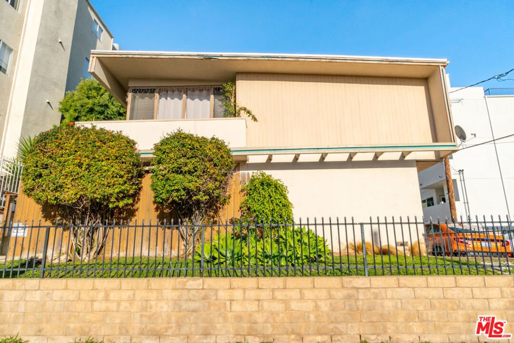 Los Angeles, California, United States 5 - 17135402