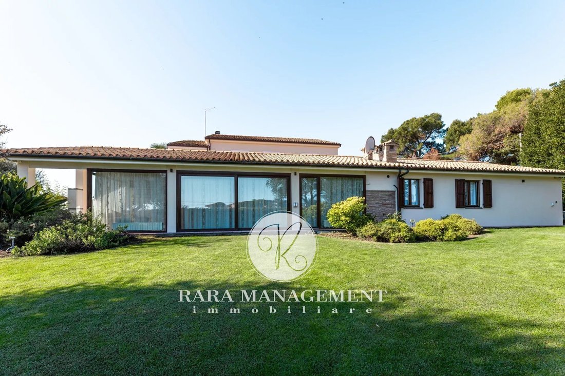 Villa in Porto Recanati, Marche, Italy 1 - 17133911