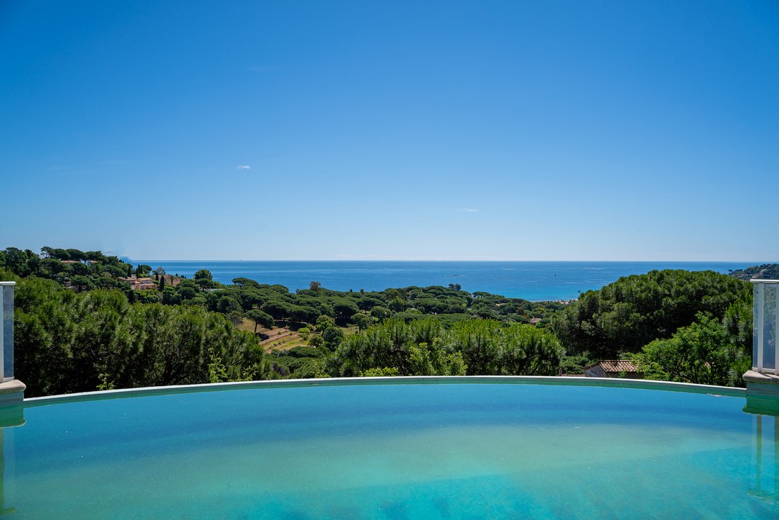 House in Nartelle-Noyer-Bellevue-bd des Sardinaux, Sainte-Maxime, France 2 - 15694681