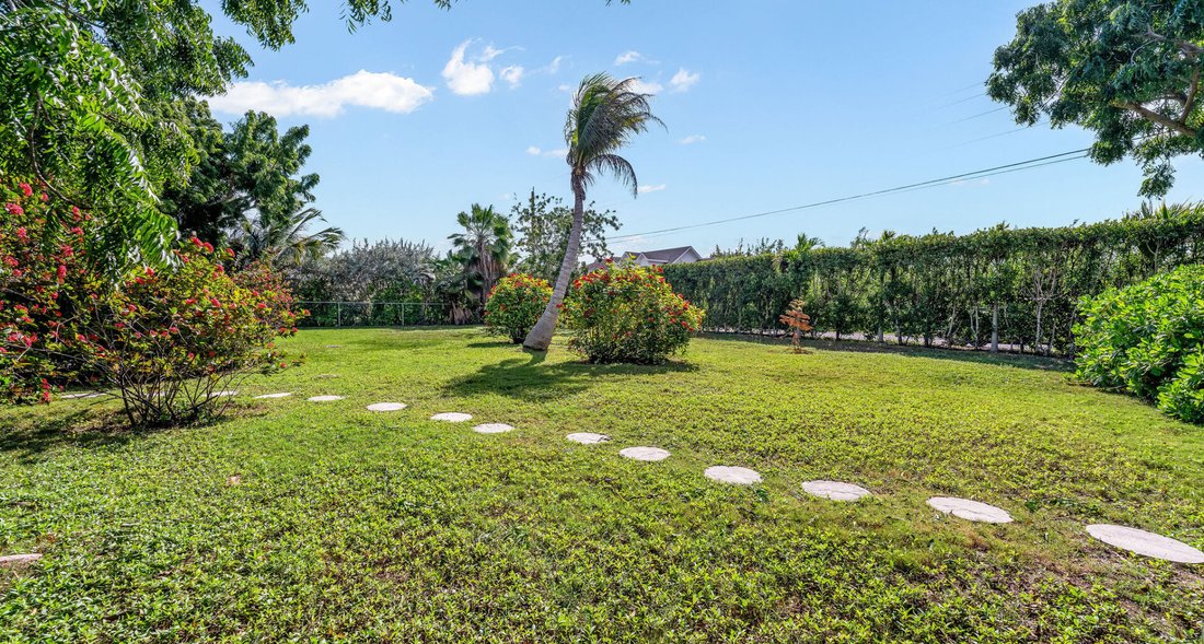 House in Savannah, Bodden Town, Cayman Islands 2 - 17135541