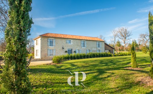 House in Nord, Condom, France 1