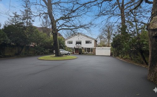 House in Cockfosters, Enfield, England 1