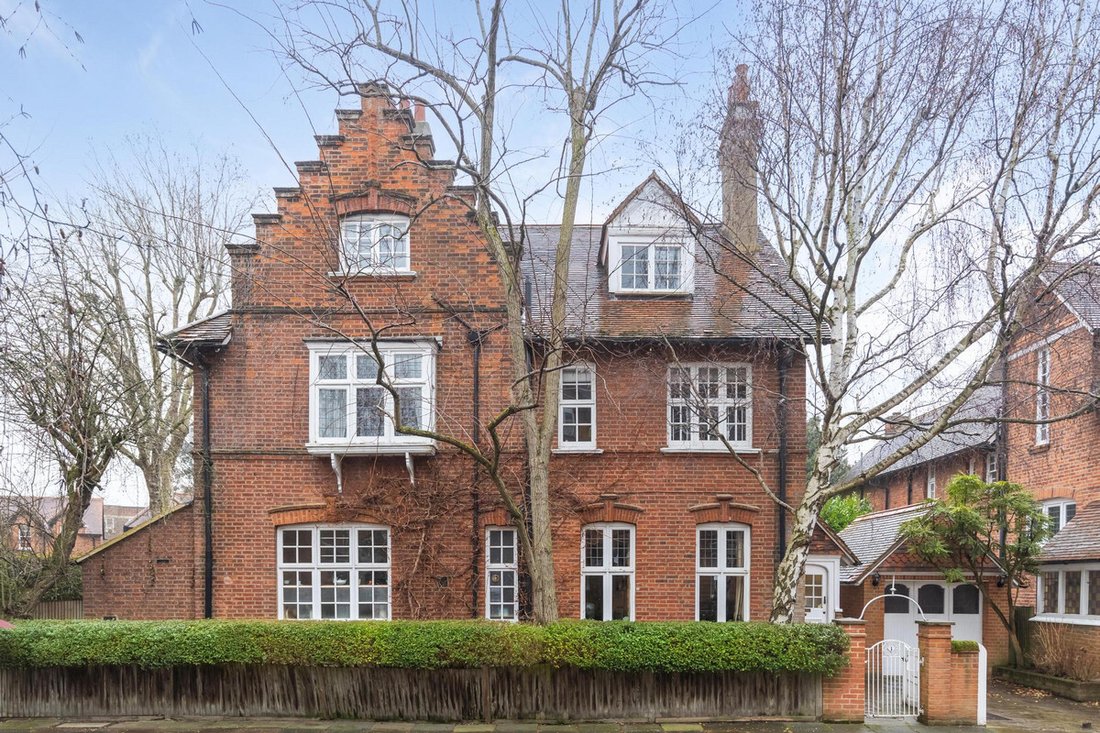 House in Turnham Green, Hounslow, England 1 - 17135130