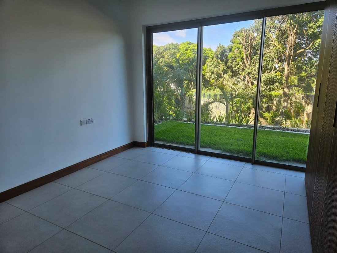 Apartment in Grand Baie, Rivière du Rempart District, Mauritius 2 - 17136200
