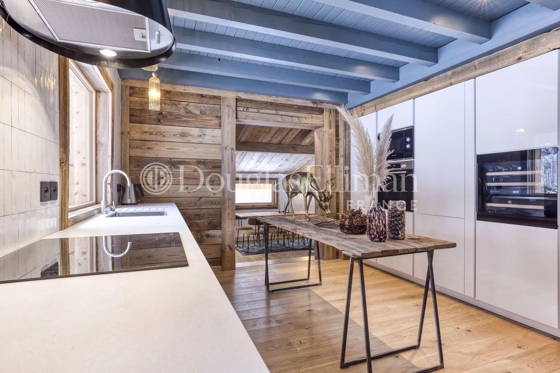 Chalet in Les Houches, Auvergne-Rhône-Alpes, France 3 - 17134237