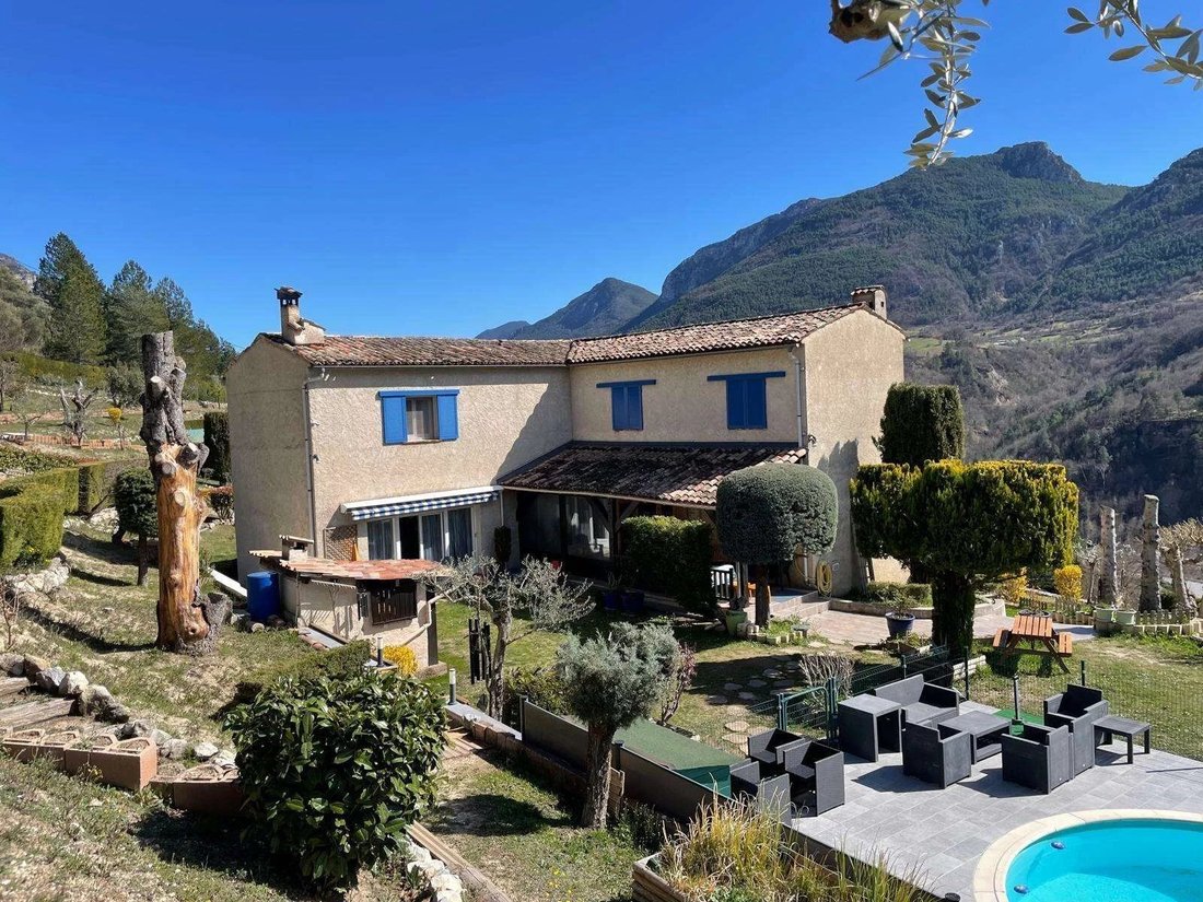 Estate in Puget-Théniers, Provence-Alpes-Côte d'Azur, France 2 - 17133755