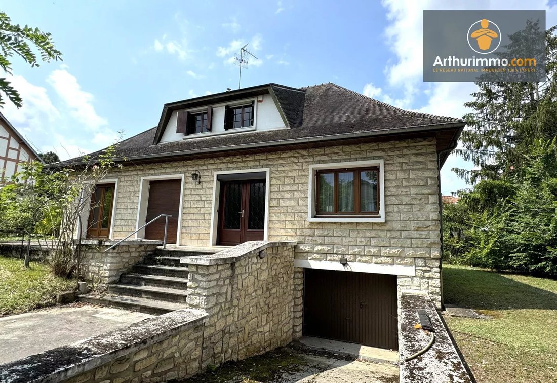 House in Compiegne, Hauts-de-France, France 1 - 15449379