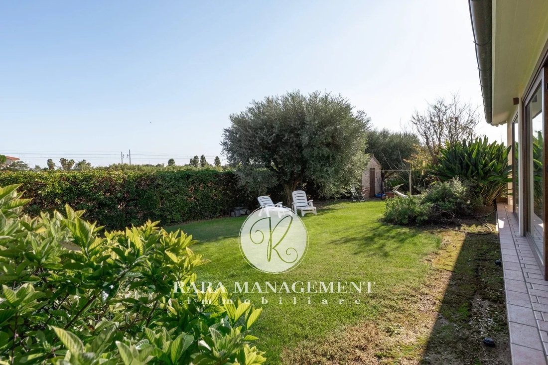 Villa in Porto Recanati, Marche, Italy 4 - 17133911