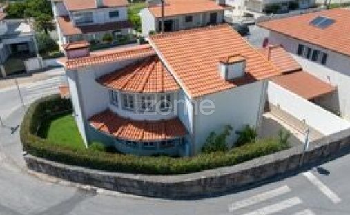 House in Infias, Braga, Portugal 1